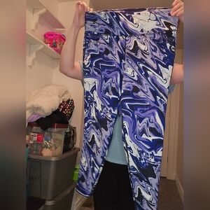 Abstract Blue And White Marble Leggings